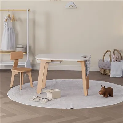 Juegos de mesa y sillas para niños